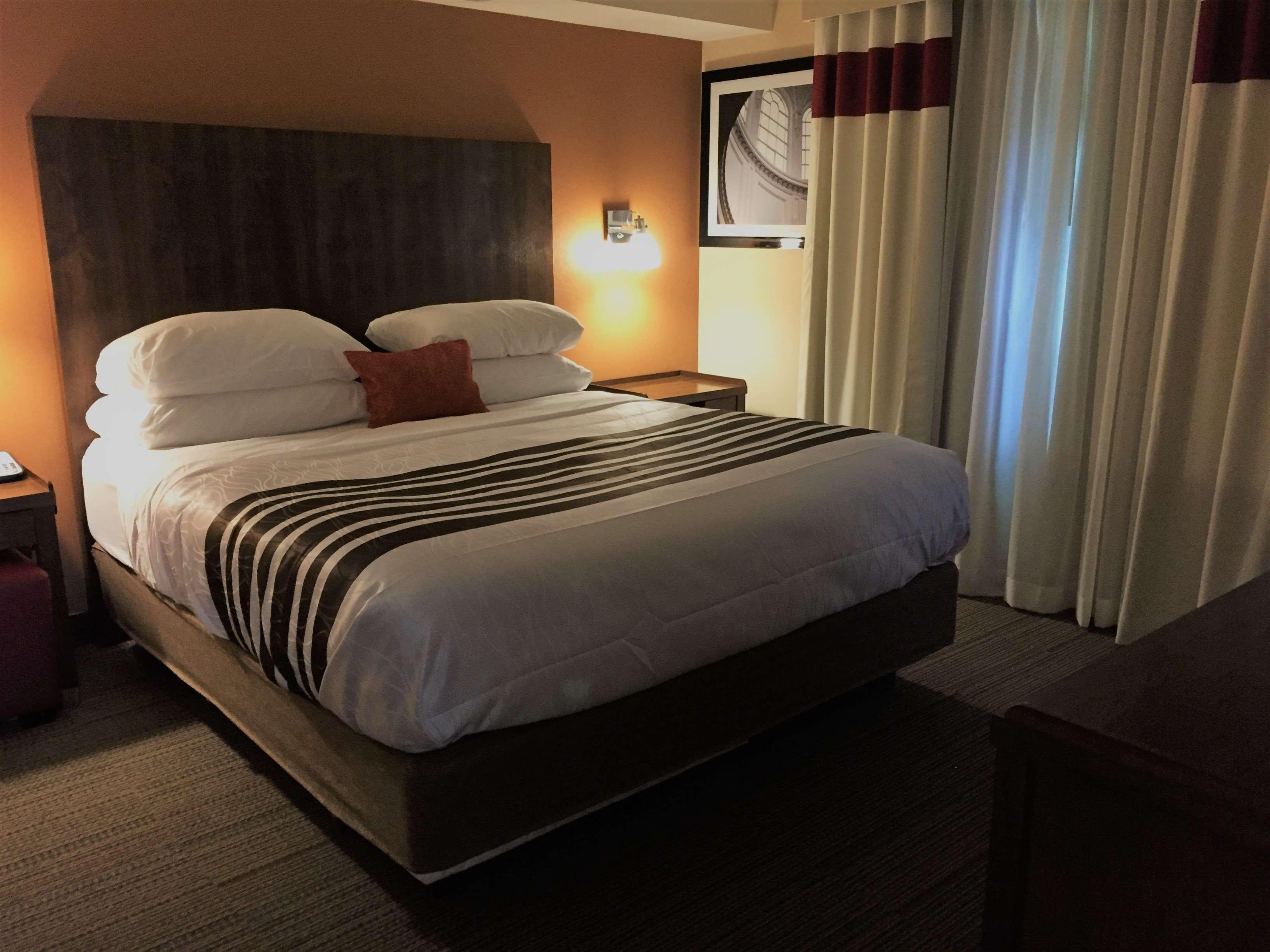 Best Western Plus Ватерлоо Экстерьер фото