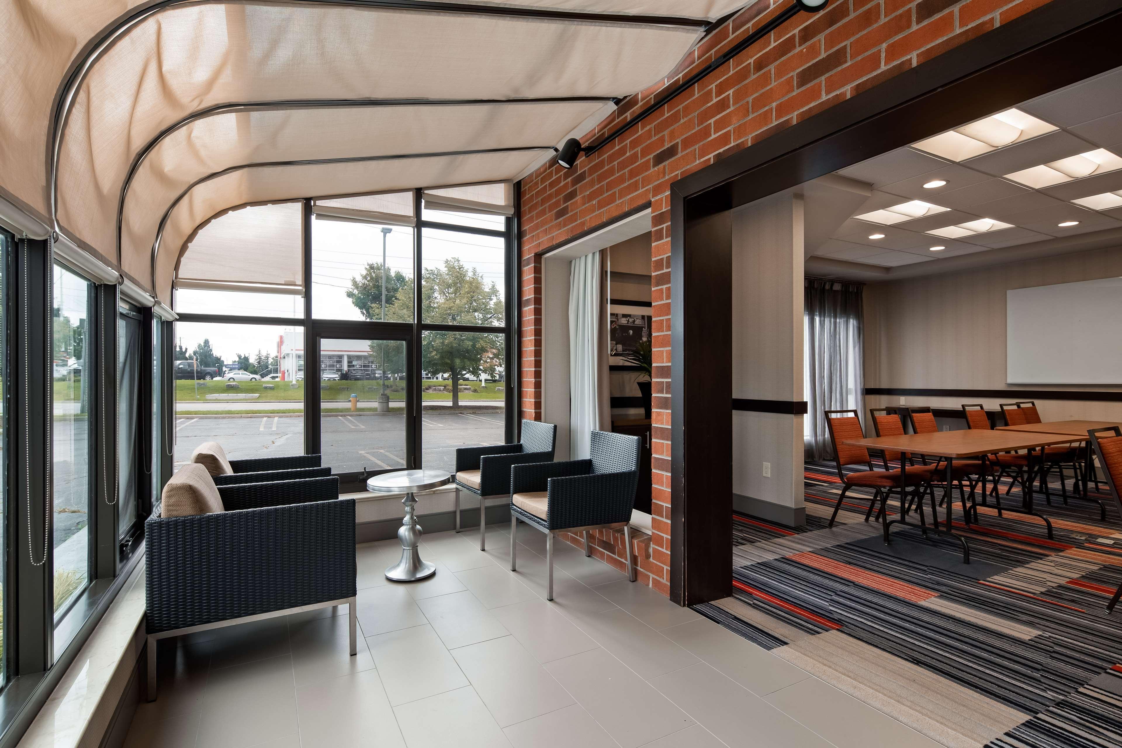 Best Western Plus Ватерлоо Экстерьер фото